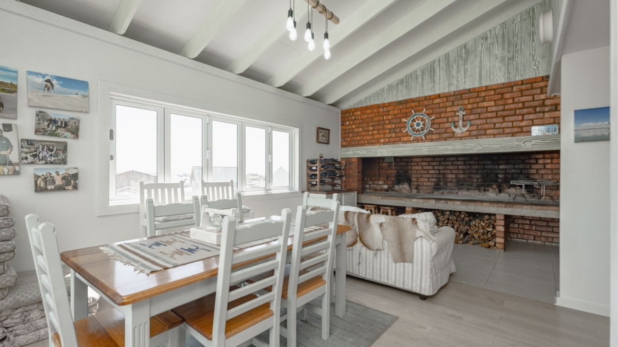 4 Bedroom Property for Sale in Struisbaai Western Cape